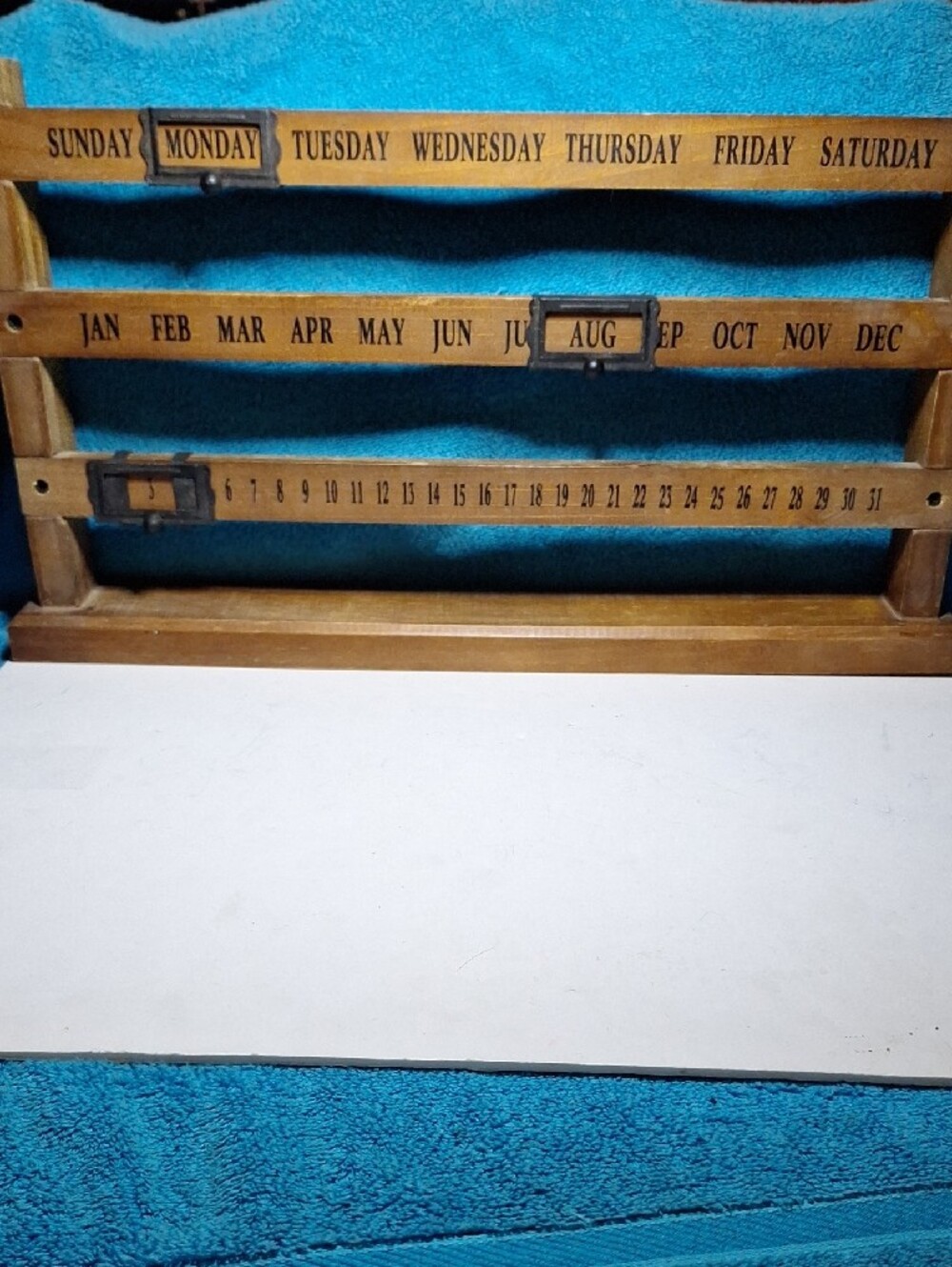 Wooden Perpetual Calendar Rack - Vintage Style